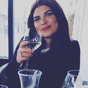 Meet your Posher, Funda